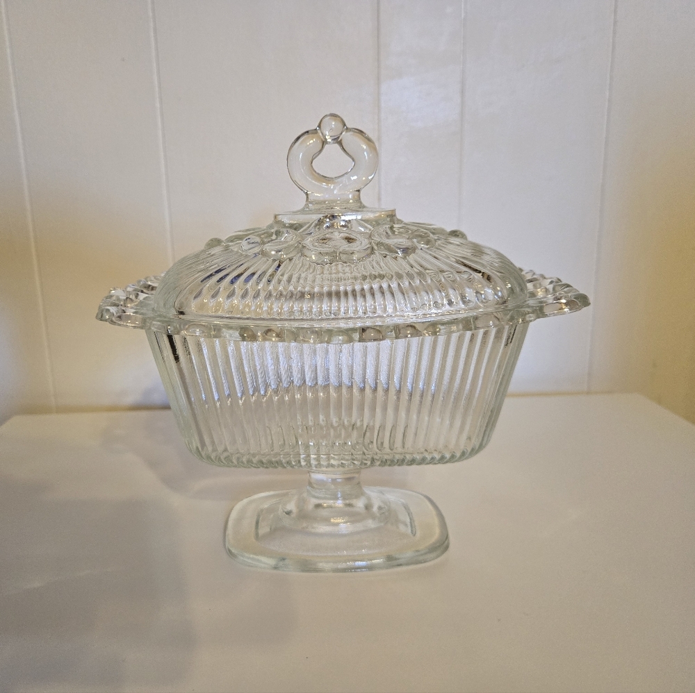 Indiana Glass Clear Lace-Edge Covered Candy Dish - Picture 3 of 16
